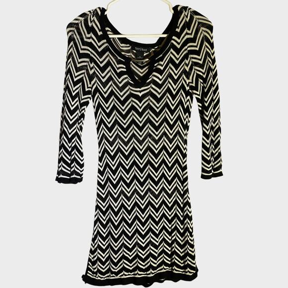 White House Black Market XS Zig Zag DressTop  Black White - Picture 1 of 5